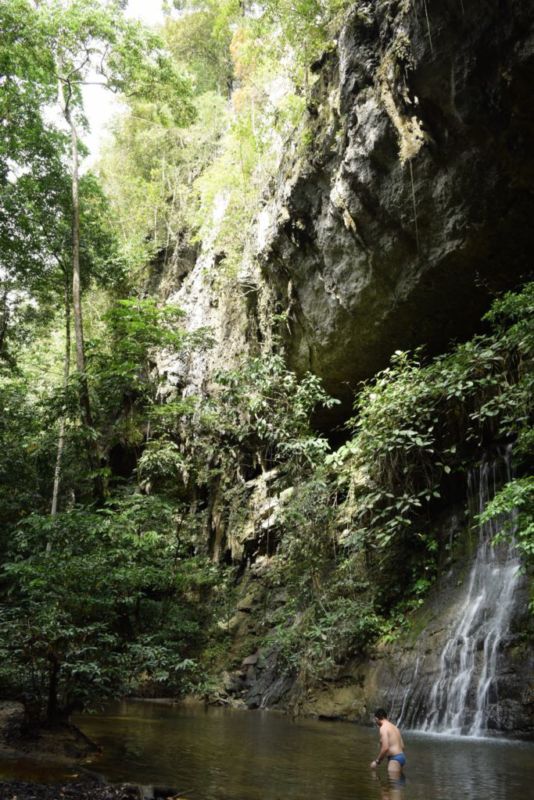 Paku Waterfall 