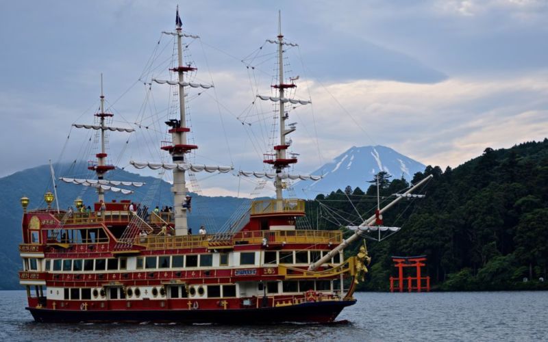 Hakone Sightseeing cruise boat (Free & Easy Hakone)