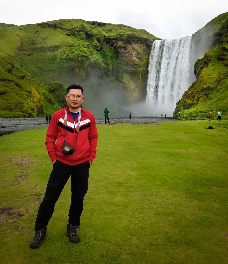 Skógafoss. (Attractions in South Iceland)