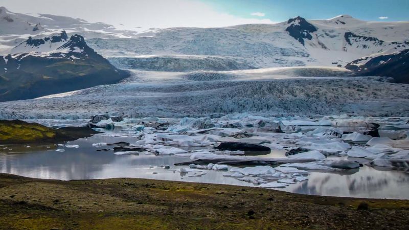 The beautiful Fjallsárlón glacier lagoon. (Must-see places in Southeast Iceland)
