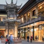 "TaiKoo Li", a relatively new entertainment precinct in Chengdu (China). It is an open-plan and low-rise upmarket shopping and F&B district in the heart of the city, beside the popular Daci Temple.