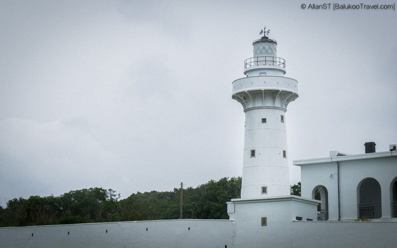 Eluanbi Lighthouse (鵝鑾鼻燈塔)(Kenting National Park Travel Blog)