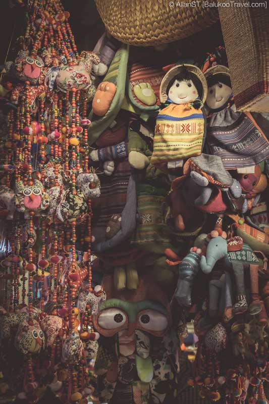 Ben Thanh Market is a large marketplace dealing in a wide range of merchandise. It is extremely popular with both foreigners and locals.