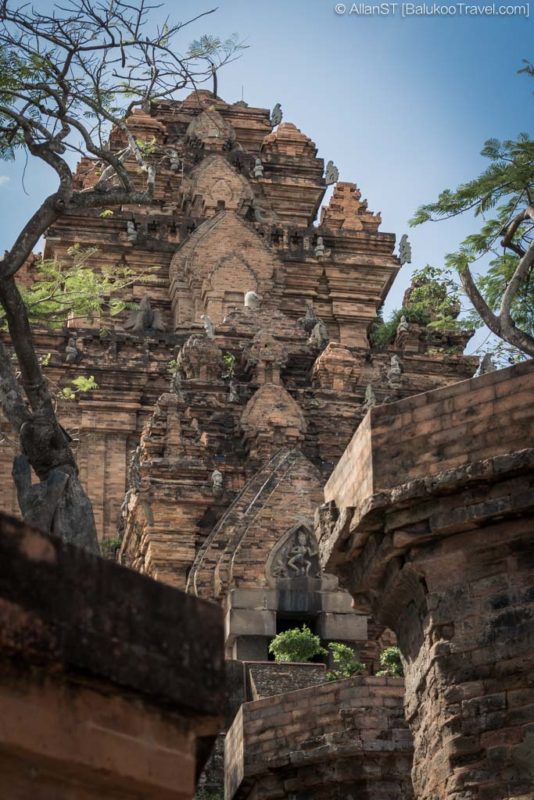 Structures at Po Nagar Tower.