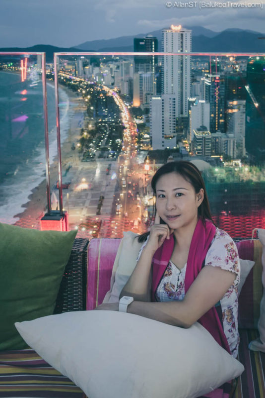 Arrive early to occupy the "strategic" seats of Skylight rooftop bar. Havana Hotel.