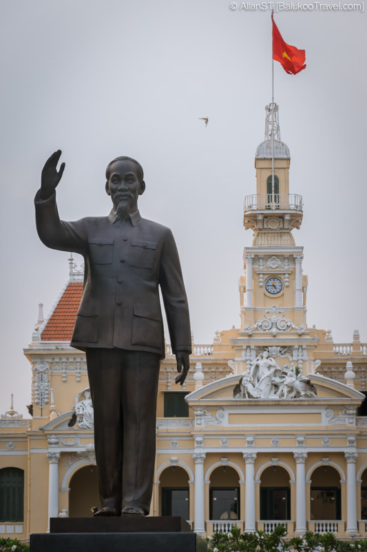 Statue of the late leader Ho Chi Minh in front of the City Hall (Saigon City Hall).