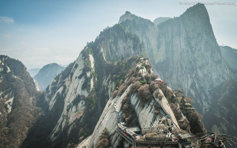 Huashan Travel Guide: View of Huashan's other peaks from its North Peak Huashan Travel Guide: View of Huashan's other peaks from its North Peak