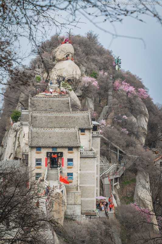 Huashan Travel Guide: Looking back at Yuntai Mountain Villa 云台山庄 and North Peak. Huashan. Huashan Travel Guide: Looking back at Yuntai Mountain Villa 云台山庄 and North Peak. Huashan.