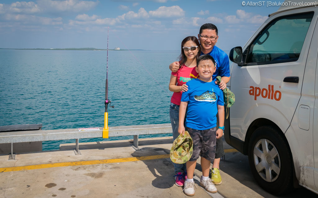 Stokes Hill Wharf is a popular fishing spot (Things to do in Darwin, Australia) Stokes Hill Wharf is a popular fishing spot (Things to do in Darwin, Australia)