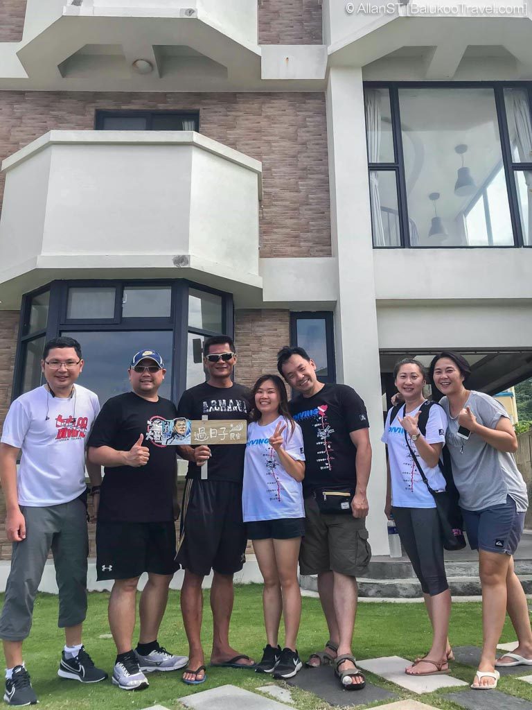 The wonderful and professional folks at Ah Si Diving Club