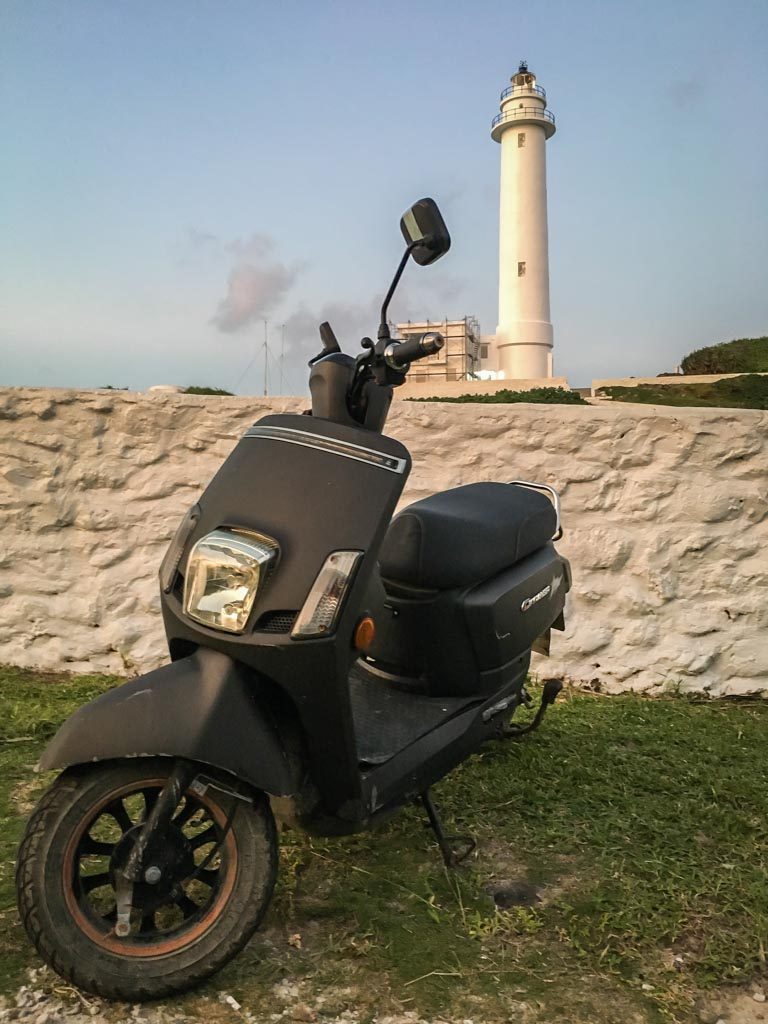 Getting to Green Island Lighthouse on an e-scooter (Lyudao Lighthouse, 綠島燈塔)