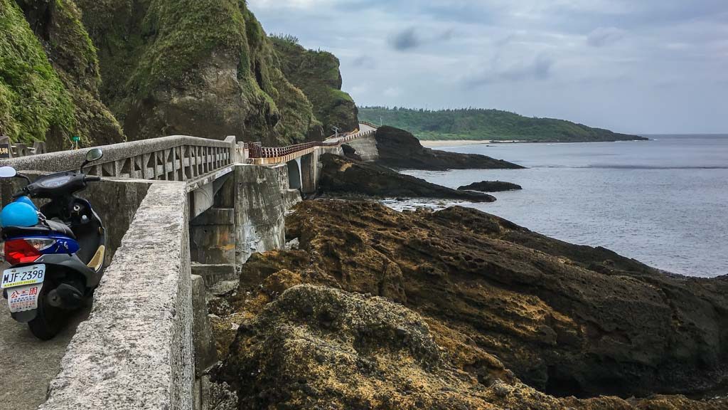 Coastline along Horseshoe Bridge 馬蹄橋 (Green Island, Taiwan)