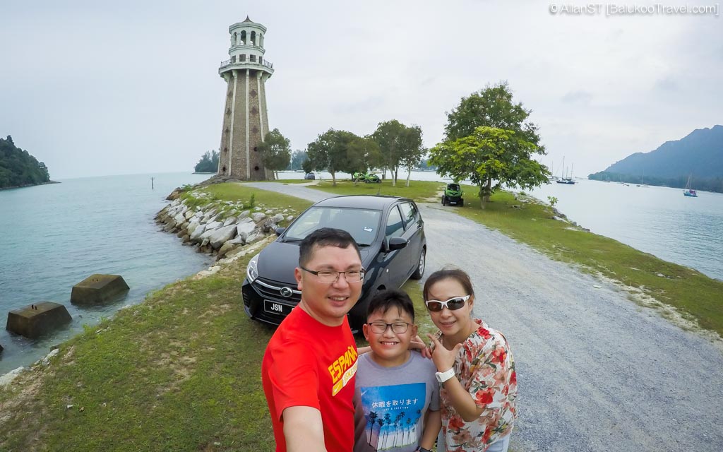 Drive up to the edge of Perdana Quay Lighthouse 