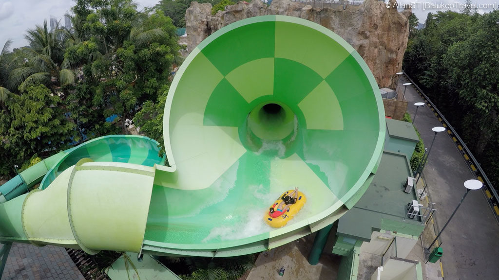Spiral Washout (Adventure Cove Waterpark)