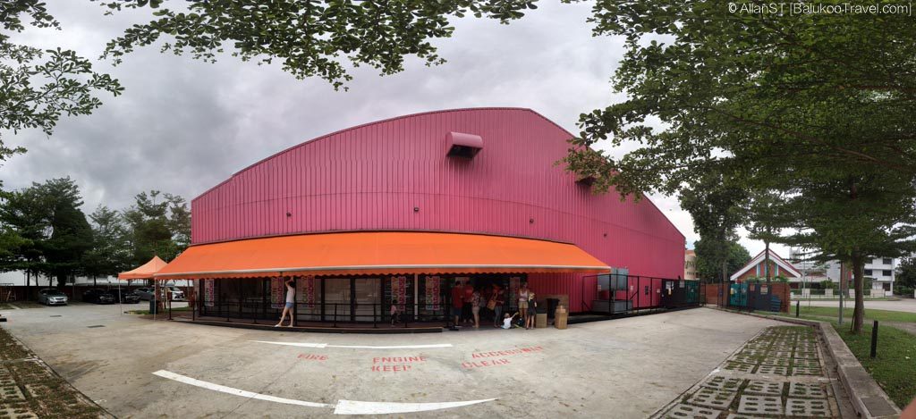 Bouncy Paradise is located within this building