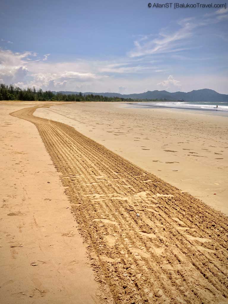 Pantai Dalit (Dalit Beach). Accessed via Shangri-La Rasa Ria Resort. 