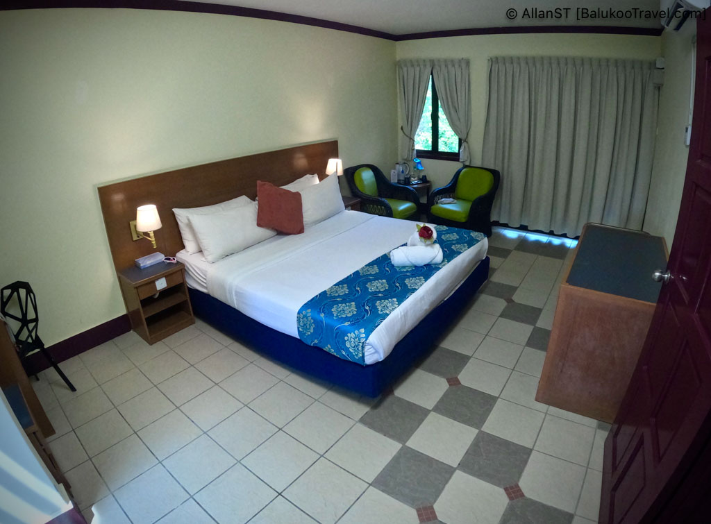 We stayed at the Deluxe Suite Beach Front Room