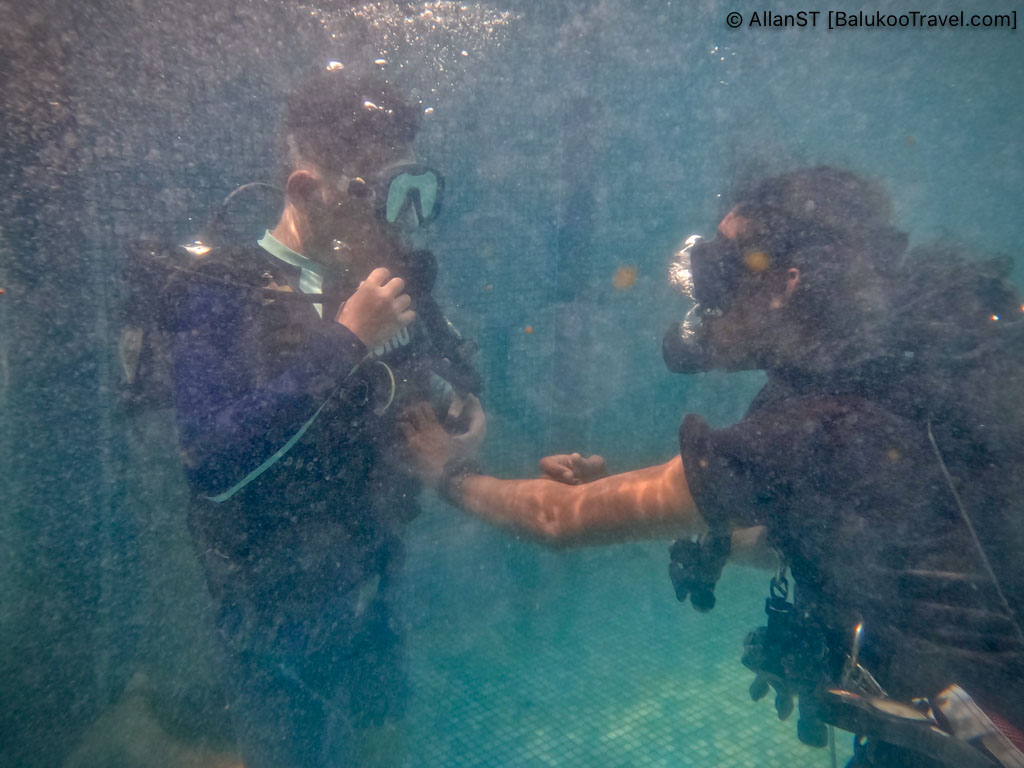 Scuba Discovery pool session at Paya Beach Resort (Tioman)