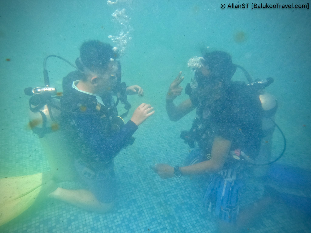 Scuba Discovery pool session at Paya Beach Resort (Tioman)