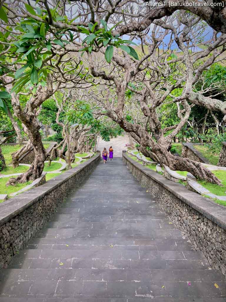 Striking flight of stairs, Uluwatu Temple