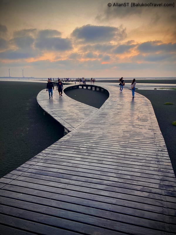 Sunset views at Gaomei Wetlands 高美濕地, Taichung