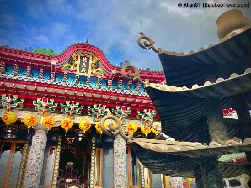 Grand Taoist temple with panoramic view of surrounding plains (BaoHu DiMuTemple 寶湖宮天地堂地母廟 (Puli))