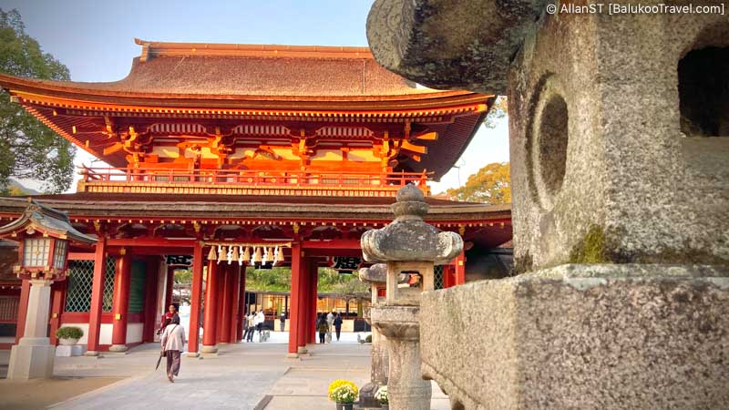 Of the hundreds of Tenmangu Shrines in Japan, Dazaifu Tenmangu is considered among the top two most important. Of the hundreds of Tenmangu Shrines in Japan, Dazaifu Tenmangu is considered among the top two most important.