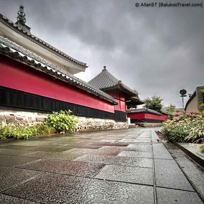Goganji stands out due to its distinctive red walls, believed to be so coloured to cover the blood stains from slain soldiers. Goganji stands out due to its distinctive red walls, believed to be so coloured to cover the blood stains from slain soldiers.