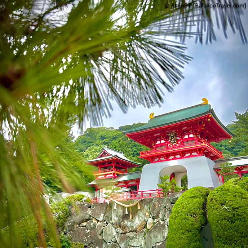 Akama Jingu 赤間神宮 in Shimonoseki City. Akama Jingu 赤間神宮 in Shimonoseki City.