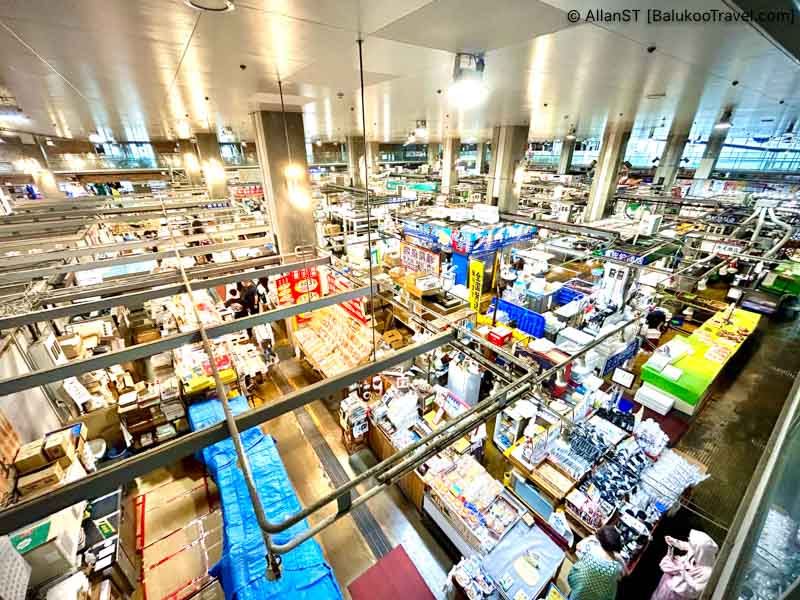 Karato Fish Market is the major seafood market of Shimonoseki City. Karato Fish Market is the major seafood market of Shimonoseki City.