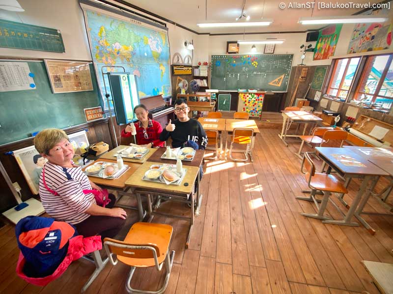 Junior school themed restaurant along Yufuin main street 湯布院