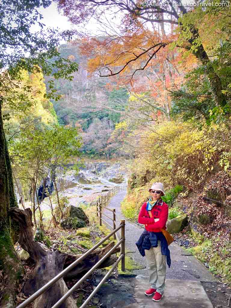 Takachiho Gorge is known for its dramatic cliffs and serene waters. Takachiho Gorge is known for its dramatic cliffs and serene waters.