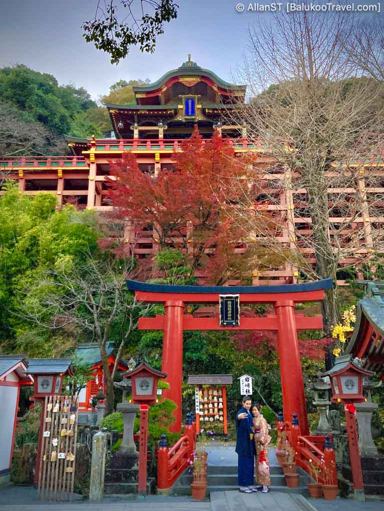 Perched on 18m tall wooden stilts, the main shrine offers stunning views of the valley below.