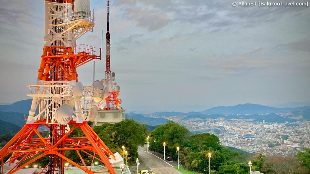 Mount Inasa is a 333m high mountain close to Nagasaki's city centre. Mount Inasa is a 333m high mountain close to Nagasaki's city centre.