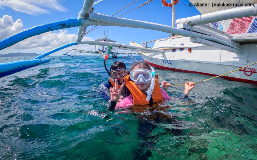 Snorkelling session (off Boracay) during our island hopping cruise. 