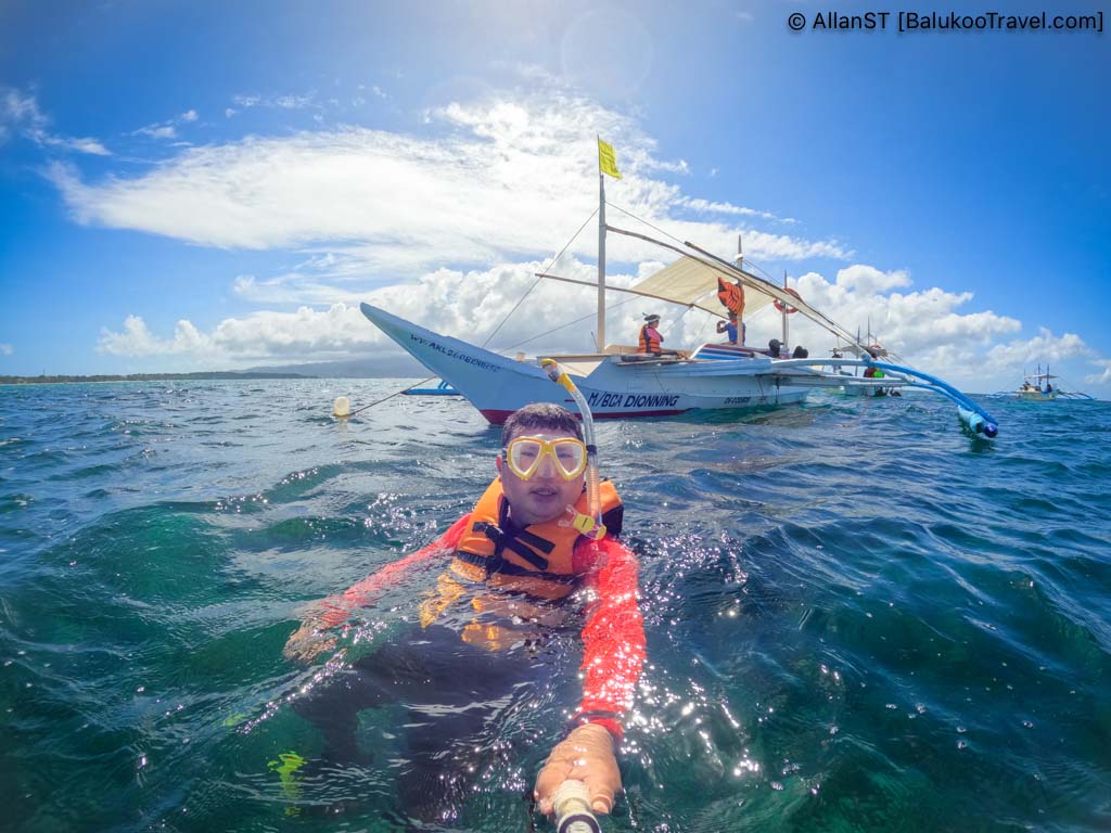 Snorkelling session (off Boracay) during our island hopping cruise. 