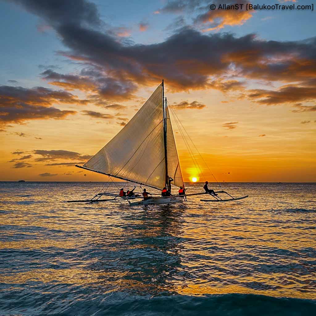 Paraw Sailing Sunset Cruise. One of the must-do activity on Boracay.