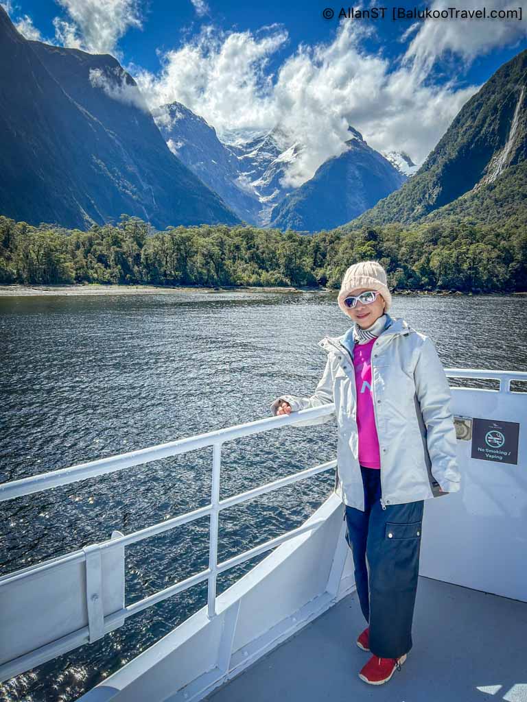 Often called the "eighth wonder of the world," it is one of New Zealand’s most famous natural attractions. 