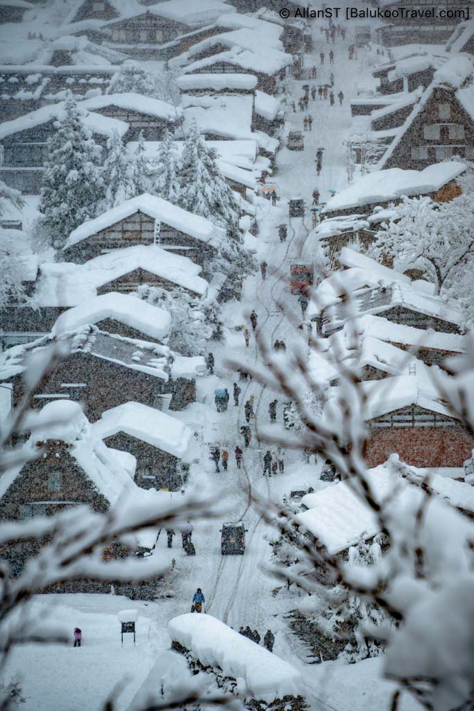 Ogimachi Castle Observation Deck is a mere 15-minutes walk from Shirakawa-go main street. Ogimachi Castle Observation Deck is a mere 15-minutes walk from Shirakawa-go main street.
