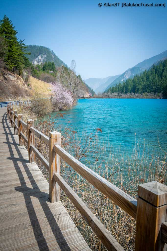Tiger Lake (老虎海) in Shuzheng Valley (树正沟)