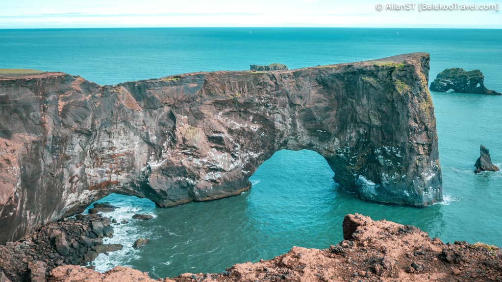 Natural rock arch, Dyrhólaey (Dyrholaey) 