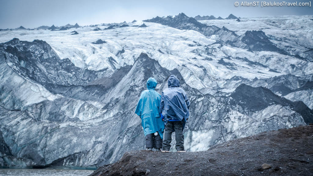 Sólheimajökull (Solheimajokull)(Iceland Itinerary 10-Day Road Trip)