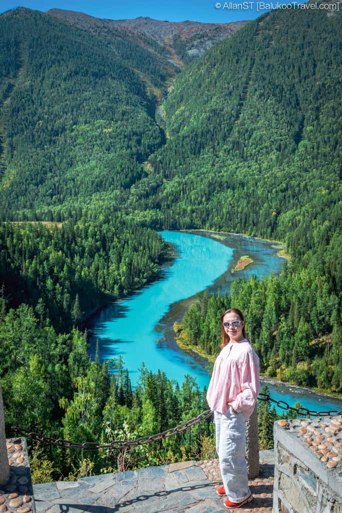 Moon Bay 月亮湾 is the most iconic viewpoint in Kanas