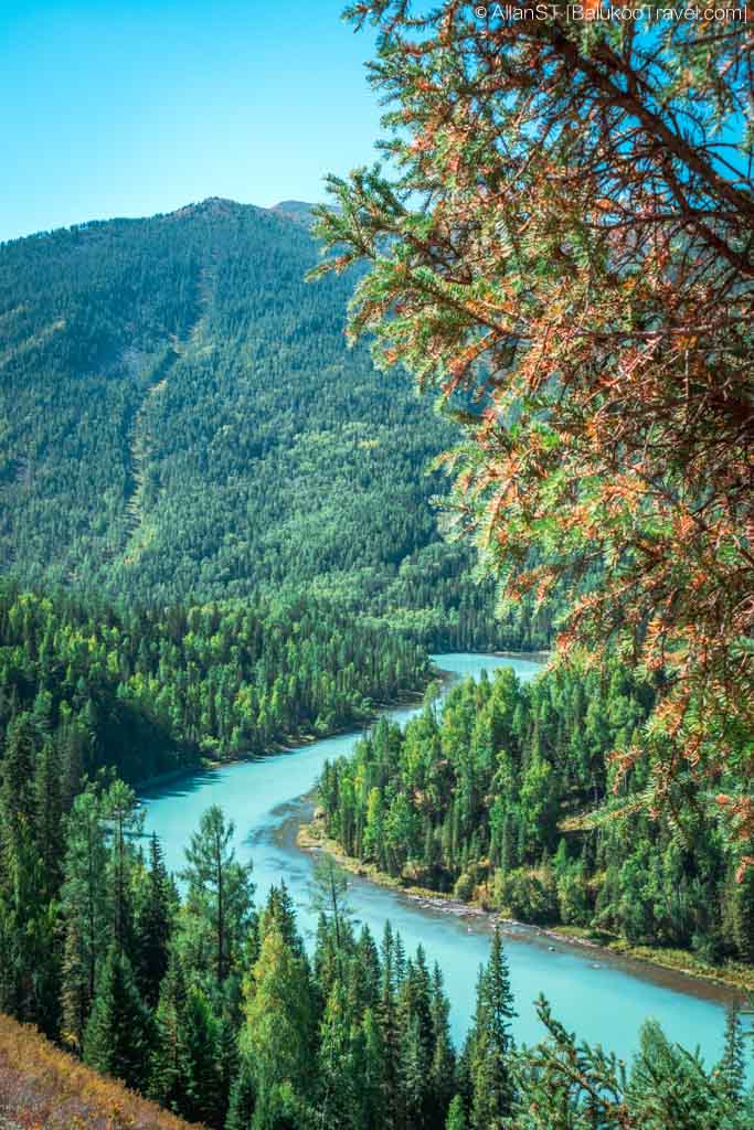 The most iconic viewpoint in Kanas, Moon Bay 月亮湾