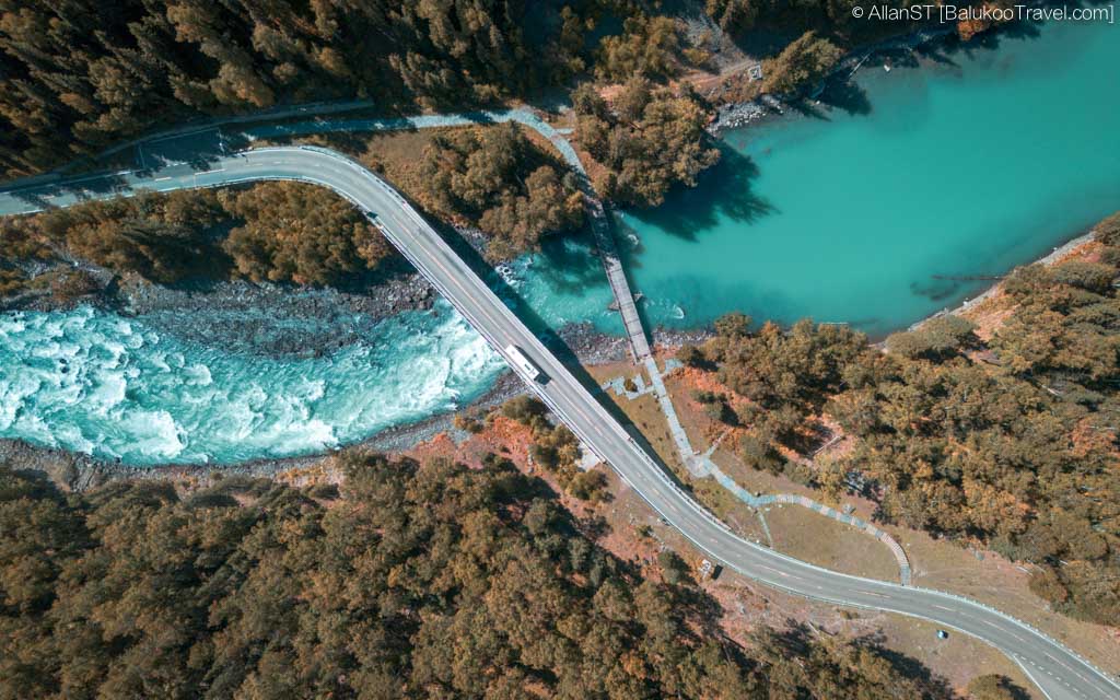 The park is served by a network of shuttle buses