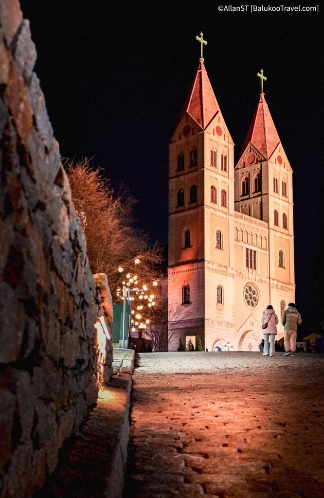 Getting around Qingdao is very convenient. The city has a well-developed subway (metro) network